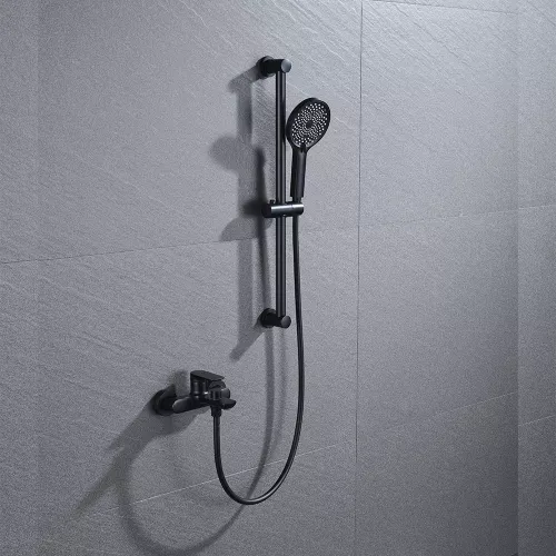 Смеситель для ванны (с лейкой и штангой - комплект) Black&White UK8303B