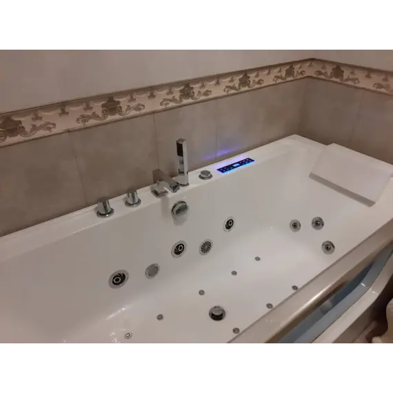 Гидромассажная ванна Frank F102/103 пристенная 170*80,180*80
