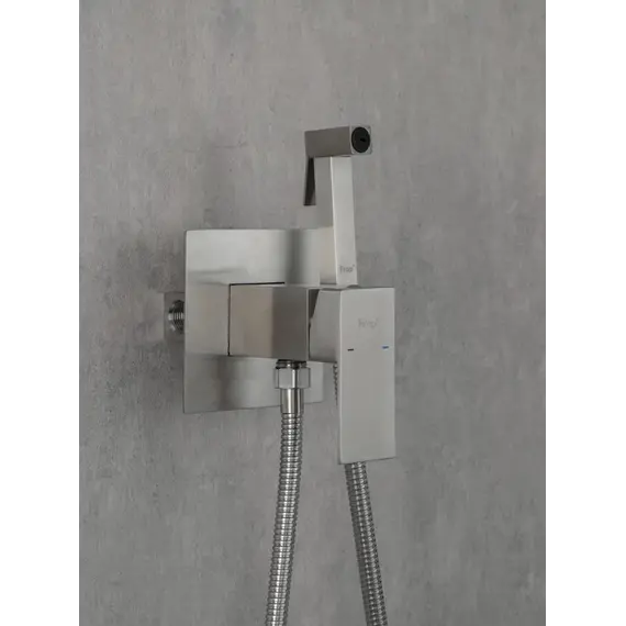 Смеситель с гигиеническим душем Frap F72802