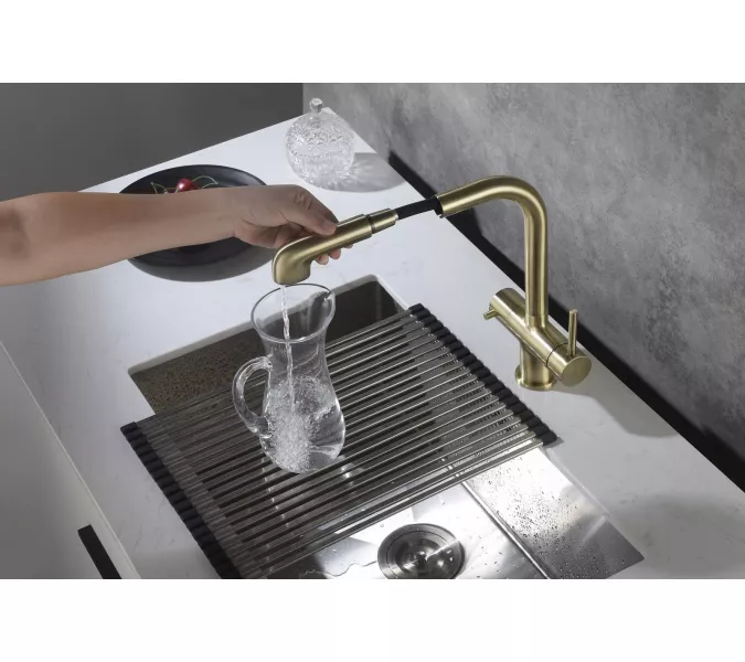 Смеситель для кухни с подключением фильтра и выдвижной лейкой Timo Saona 2346/02FL, Выбрать цвет: Золото, изображение 2