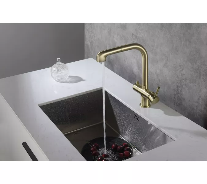 Смеситель для кухни с подключением фильтра и выдвижной лейкой Timo Saona 2346/02FL, Выбрать цвет: Золото, изображение 3