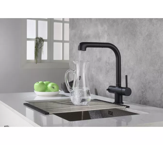Смеситель для кухни с подключением фильтра и выдвижной лейкой Timo Saona 2346/03FL, Выбрать цвет: Черный, изображение 3