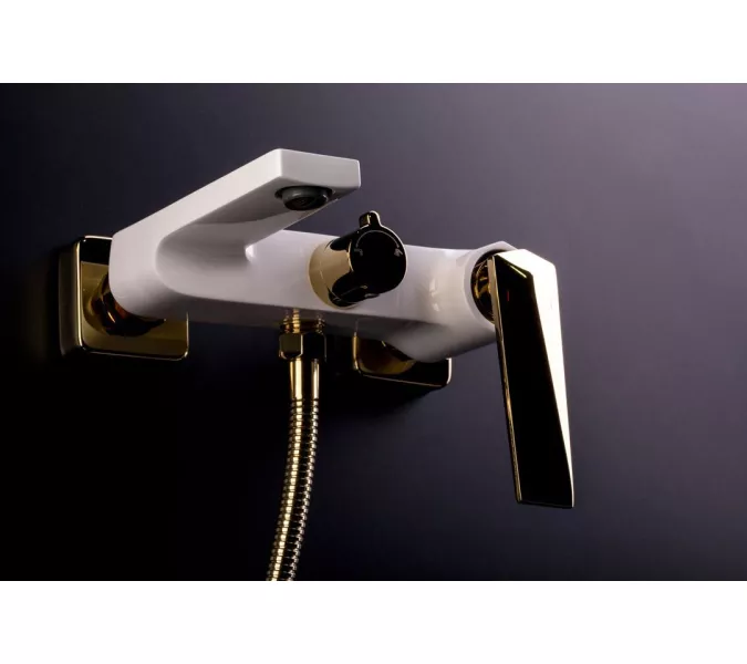 Душевая система встраиваемая  BOHEME Venturo 384-B, Выбрать цвет: Черный/золото, изображение 4